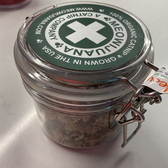 Meowijuana Catnip Purple Passion Small Jar NEW - Picture 2 of 6